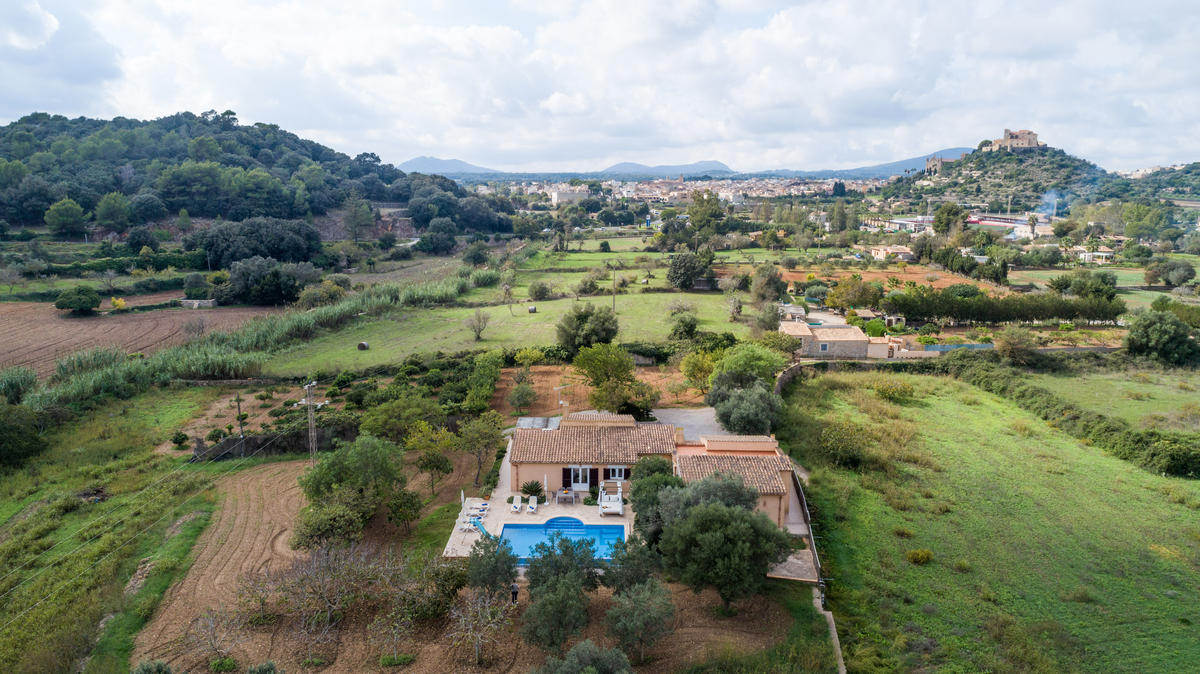 Land -
                        Artá -
                        3 bedrooms -
                        6 persons